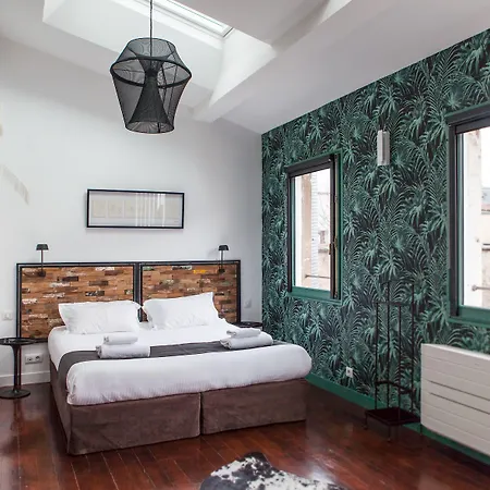 ゲストハウス ユヌ シャンブル シェ デュポン