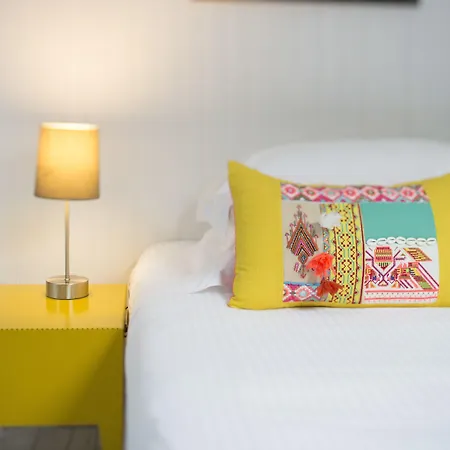 ユヌ シャンブル シェ デュポン 4* ボルドー