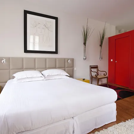 ユヌ シャンブル シェ デュポン