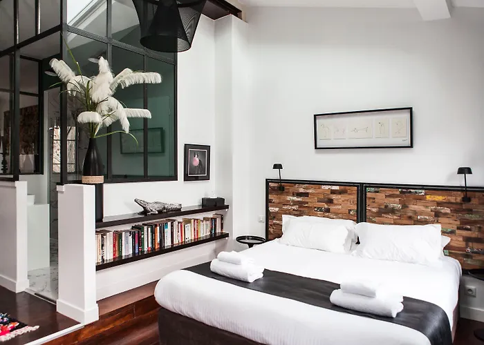 Une Chambre Chez Dupont